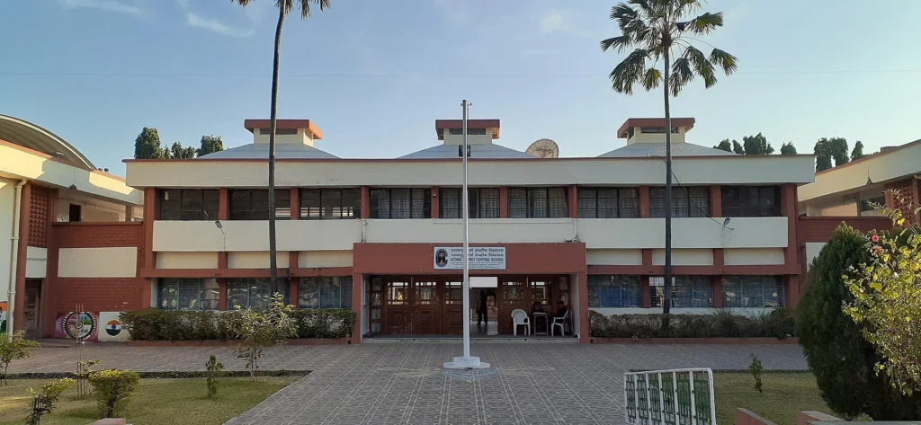 Two-storey school building with a covered entrance